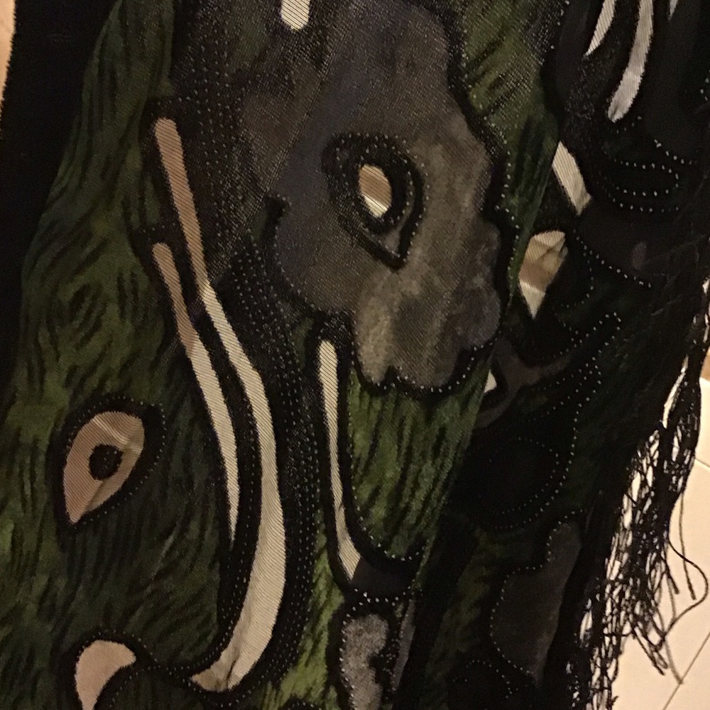 Fashion Scarf Burnout Velvet Green & Black Floral Details Scarf with Fringe - Picture 10 of 15